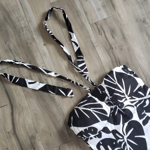 Dress - Picture 2 of 7